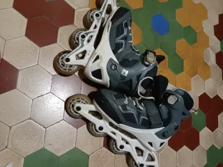 Patines extensibles + protecciones,bolso y casco