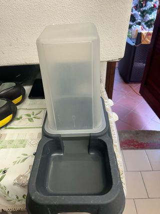 Distributore Cibo Animali