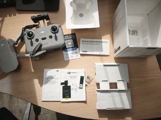 Dron DJI Mini 2 SE con caja