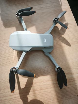 Dron DJI Mini 2 SE con caja