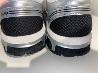 Zapatillas Chanel Runner Blancas/Plateadas Talla 4