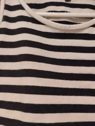 Top de rayas blanco y negro