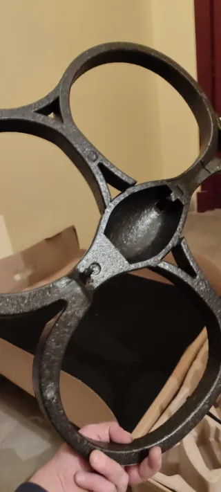 Drone Parrot Rojo y Amarillo