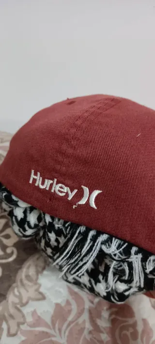 Gorra Hurley Roja Blanca