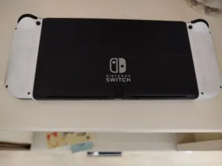 Nintendo Switch Negra y Blanca