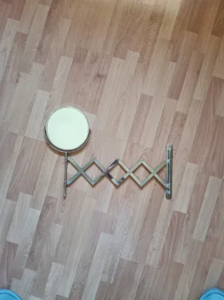 Espejo de cortesía extensible