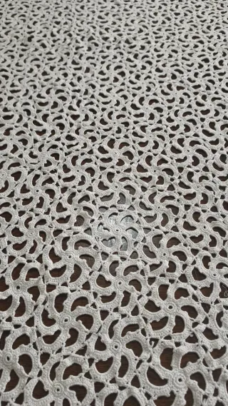 Tovaglia ricamata a mano anni '60