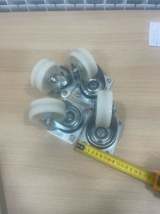 4 Ruedas Giratorias Metálicas