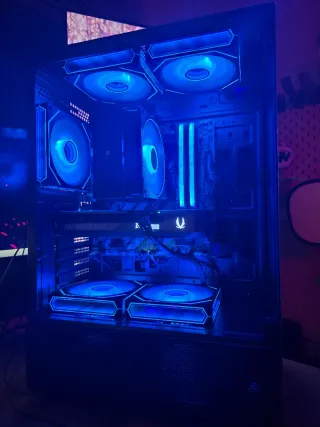 PC Gaming Ryzen 5 9600X + RTX 5070