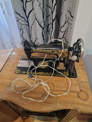 Máquina de coser Singer antigua