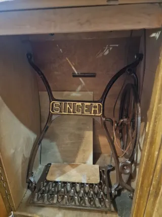 Máquina de coser Singer antigua