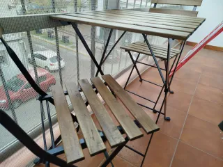 Mesa y 2 Sillas Balcón Madera y Metal