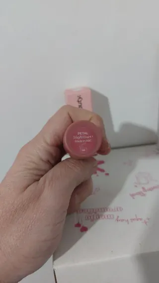 Pack 2 lipstick y 1 brillo