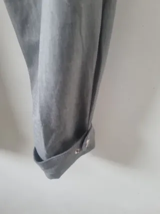Pantalón Bershka gris con cinturón