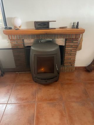 Estufa de hierro fundido negra