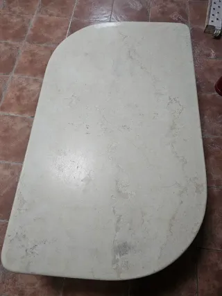Mesa de mármol beige