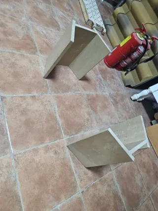 Mesa de mármol beige