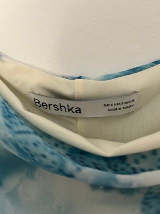 Vestido Bershka palabra de honor estampado S