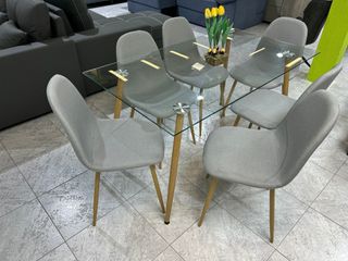 Mesa cristal y 6 sillas tapizadas beige