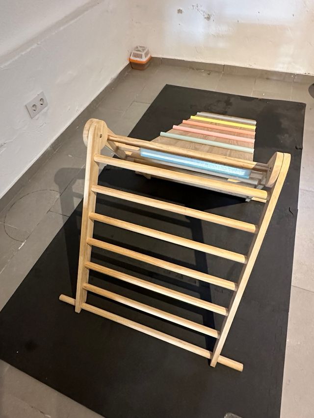 Triángulo y rampa aprendizaje madera Sklum