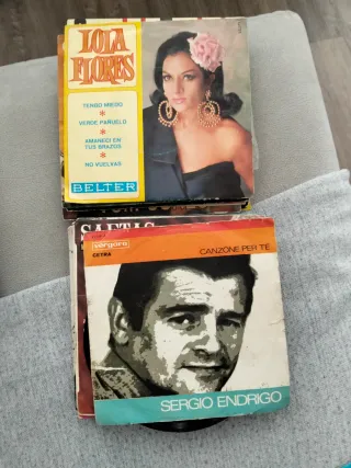 46 Vinilos Pequeños Internacionales