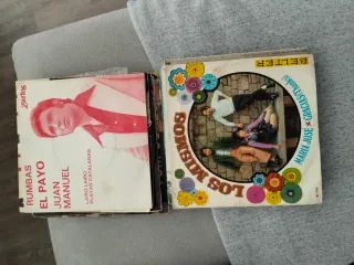 46 Vinilos Pequeños Internacionales