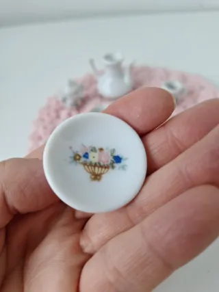 Set di stoviglie in miniatura per bambole