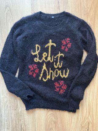 Jersey Navideño Negro con Copos de Nieve