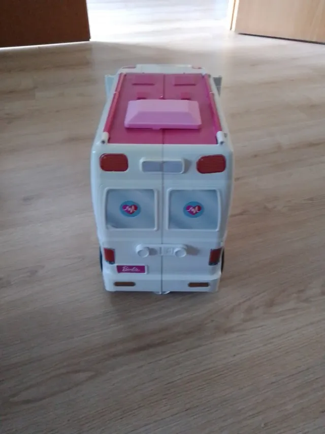 Ambulancia Barbie