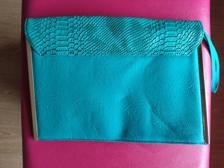 Bolso Clutch cuero que imita piel serpiente nuevo