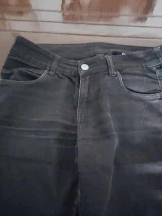 Pantalón vaquero negro,talla 28/30