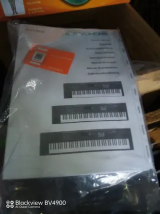 Piano Roland Juno DS88