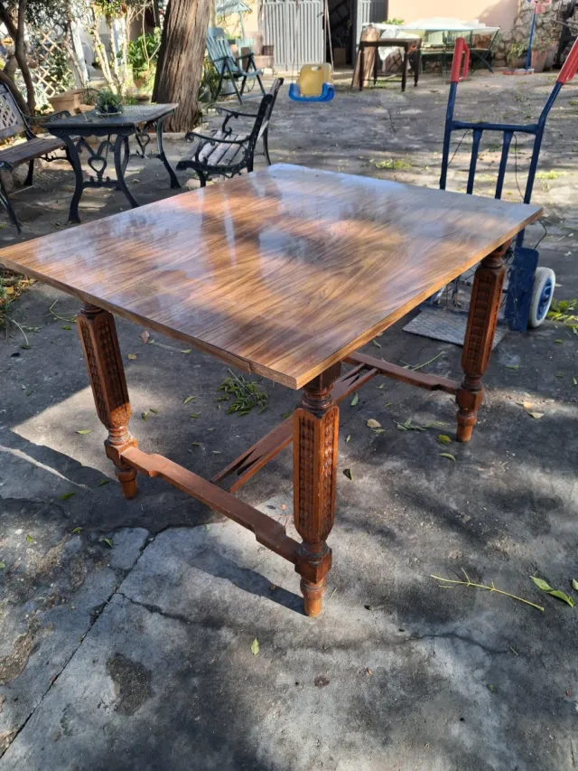 Mesa de madera rústica100x100