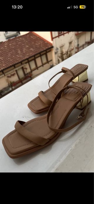 Sandalias Zara tacón dorado talla 38