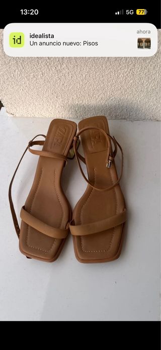 Sandalias Zara tacón dorado talla 38