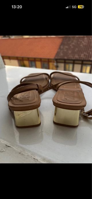 Sandalias Zara tacón dorado talla 38