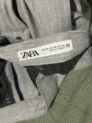 Pantalón gris de Zara - Talla 38