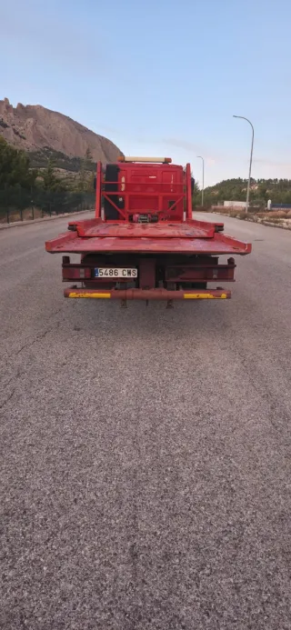 Grua portacoches iveco