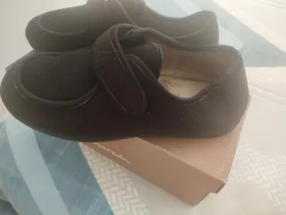 Zapatillas  negras de caballero cierre velcro 43