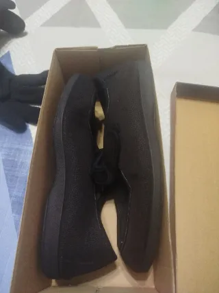 Zapatillas  negras de caballero cierre velcro 43