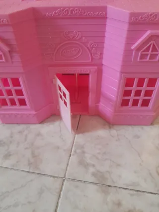 Casa maletín para muñecas