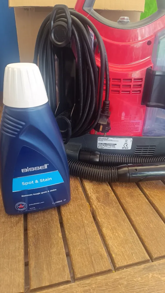 BISSELL SpotClean ProHeat con 1L de producto