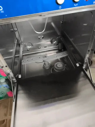 Lavastoviglie per bicchieri EUROFRED per la ristorazione