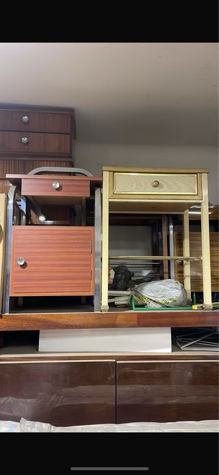 Comodini in formica e metallo