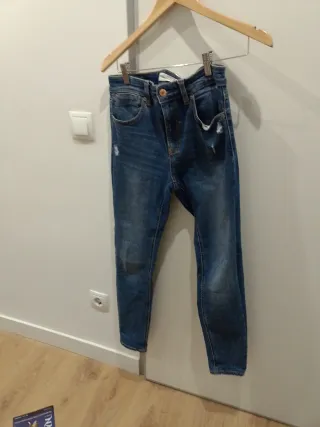 Pantalón vaquero mujer Stradivarius Talla 38