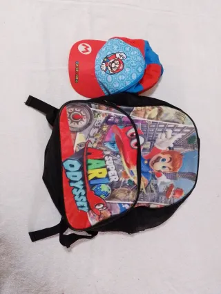Mochila y gorra Mario Odyssey