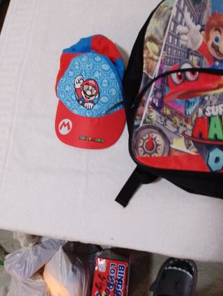 Mochila y gorra Mario Odyssey