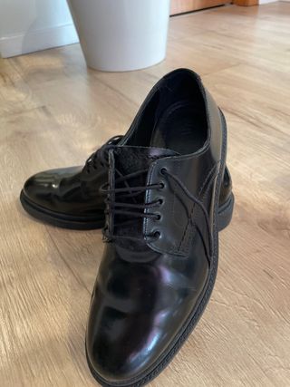 Zapatos de vestir negros Zara