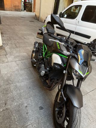 Kawasaki Z900 2025