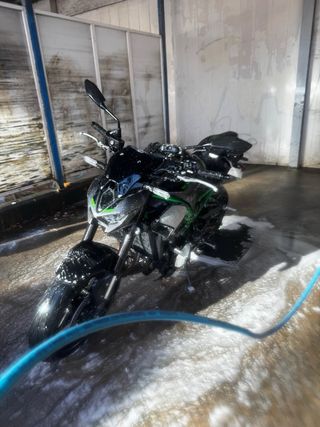 Kawasaki Z900 2025